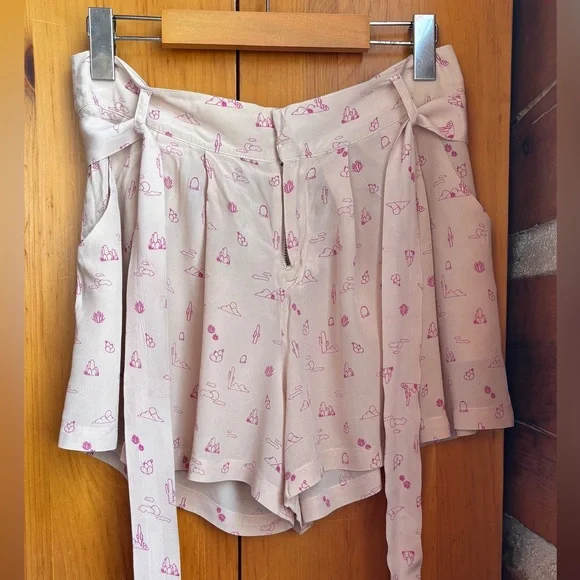 Rails Silk Desert Print Tie Waist Shorts – Size Small - Picture 2 of 5